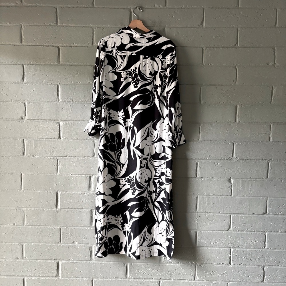 Chico’s Foliage Maxi Shirt Dress Women’s 1P (US 8P) Black White Button Front - Picture 2 of 8
